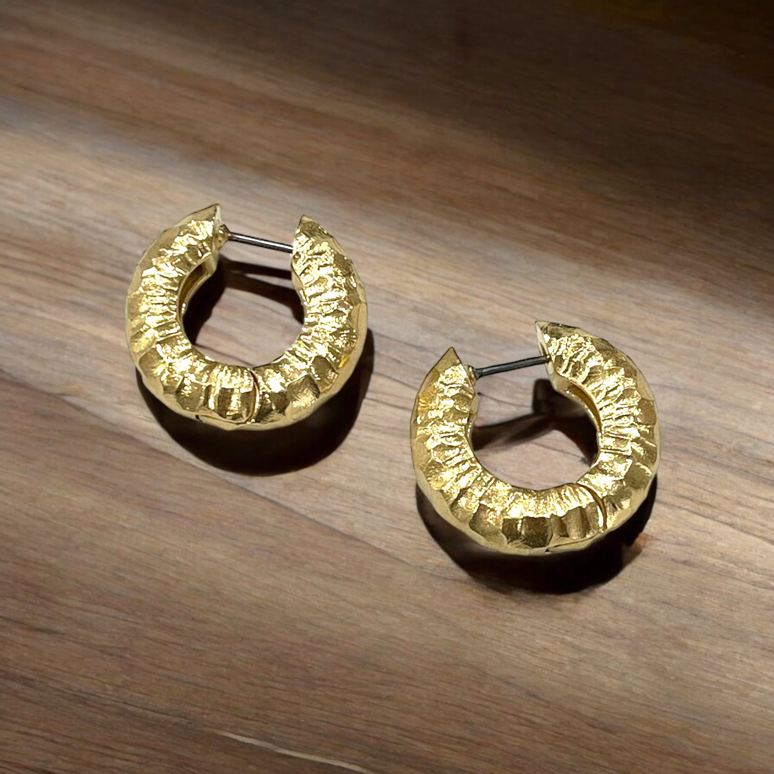 GOLD LARGO TUBE HOOPS 1&quot;