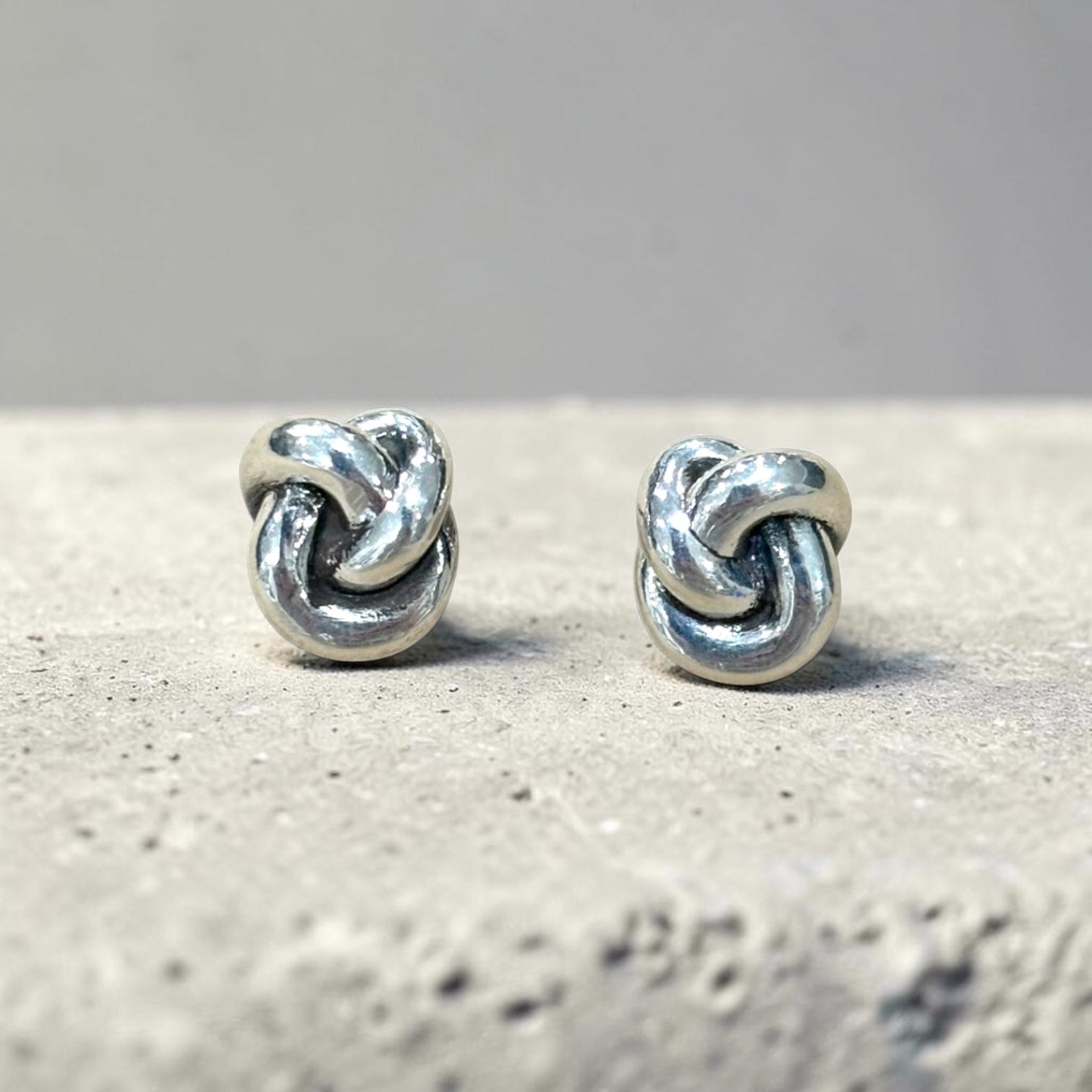 VINTAGE SILVER NOA KNOT STUDS