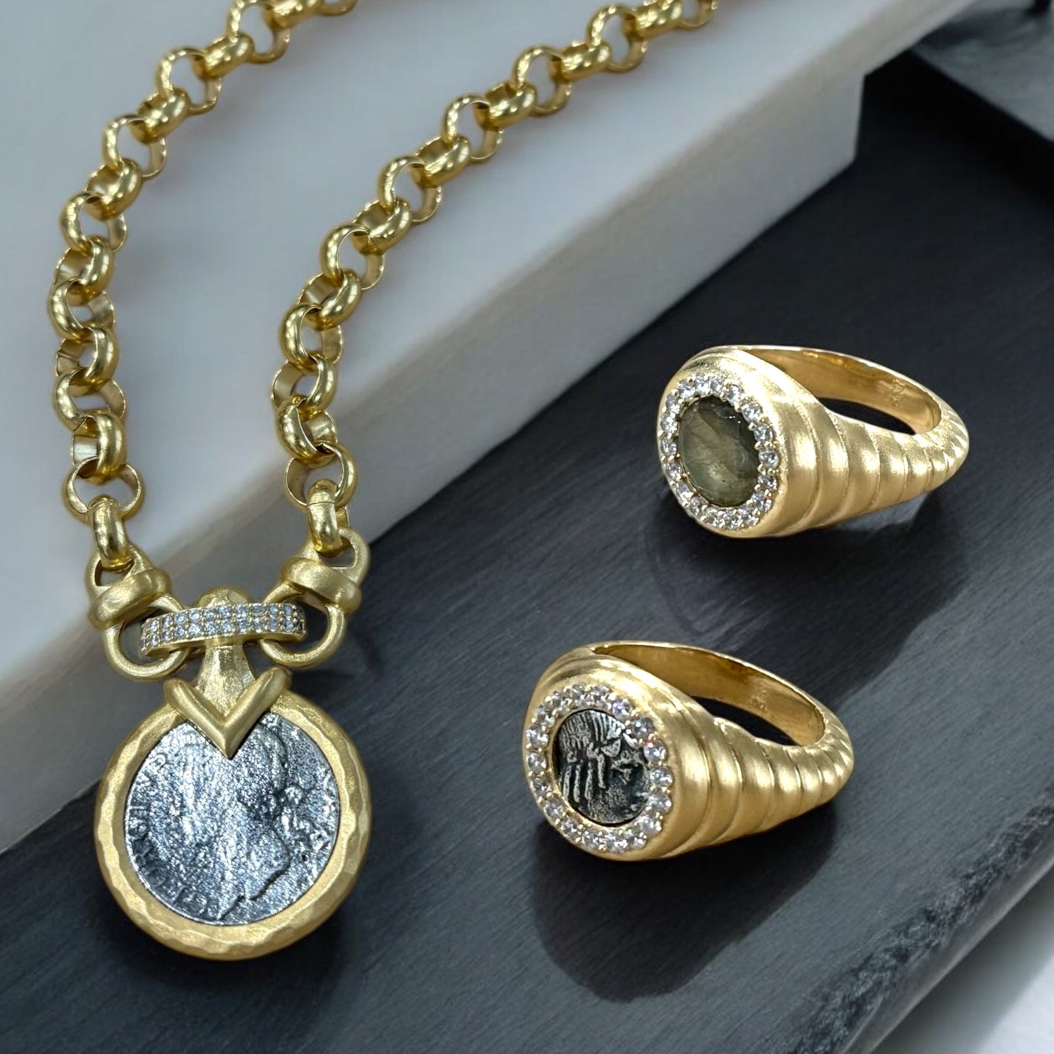 GOLD SCALLOPED POPPY LABRADORITE RING