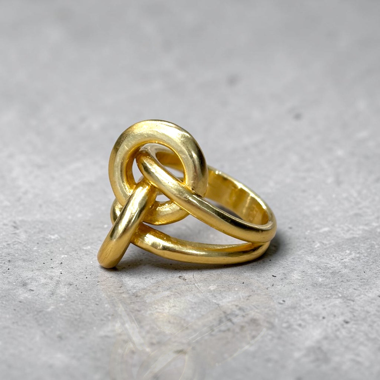 GOLD VALE RING