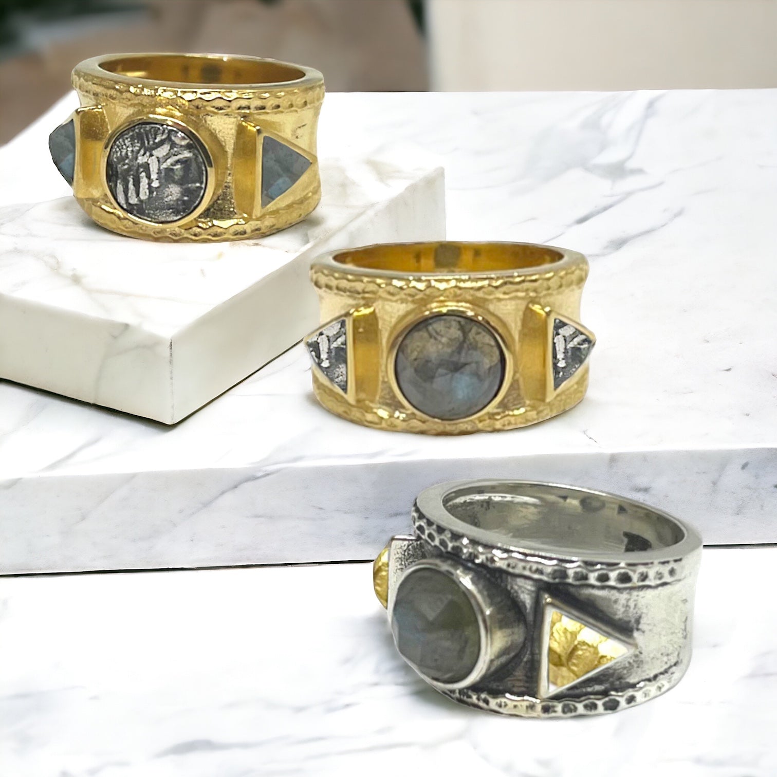 GOLD BAND COIN &amp; LABRADORITE TRE RING