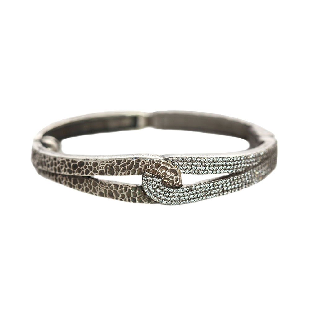 VINTAGE SILVER ROCKOVE CRYSTAL &amp; HAMMERED LOOP BANGLE