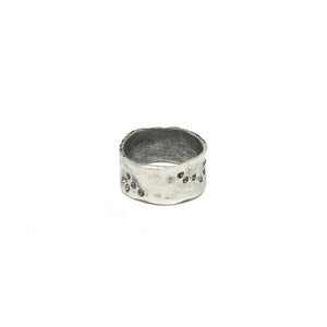 VINTAGE SILVER WIDE IMPRESSION BAND RING
