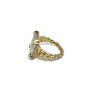 GOLD TWISTED WILHELMINA SQUARE RING