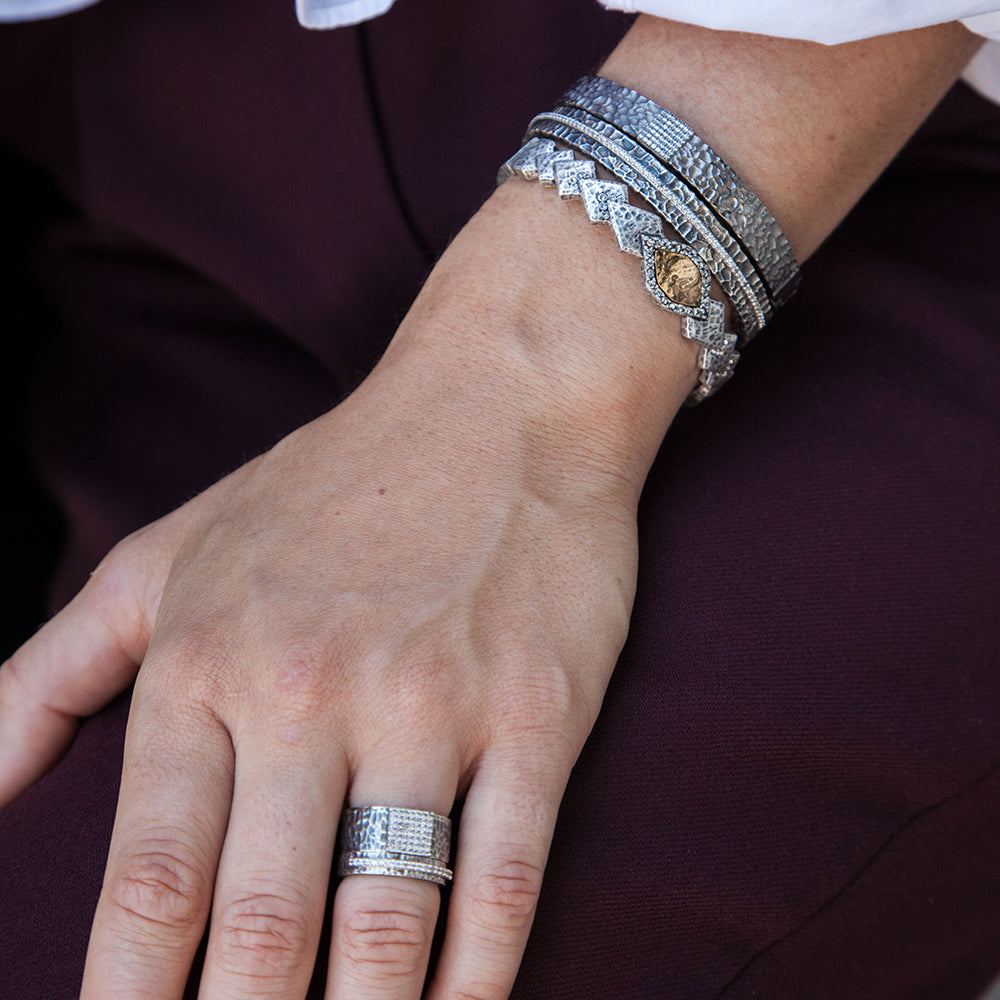 VINTAGE SILVER EGY CRYSTAL LINE BANGLE